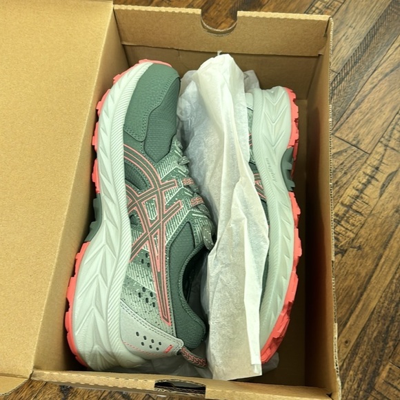 ASICS GEL Venture 9 Running Shoe Sneakers green. New with tags - Picture 16 of 16